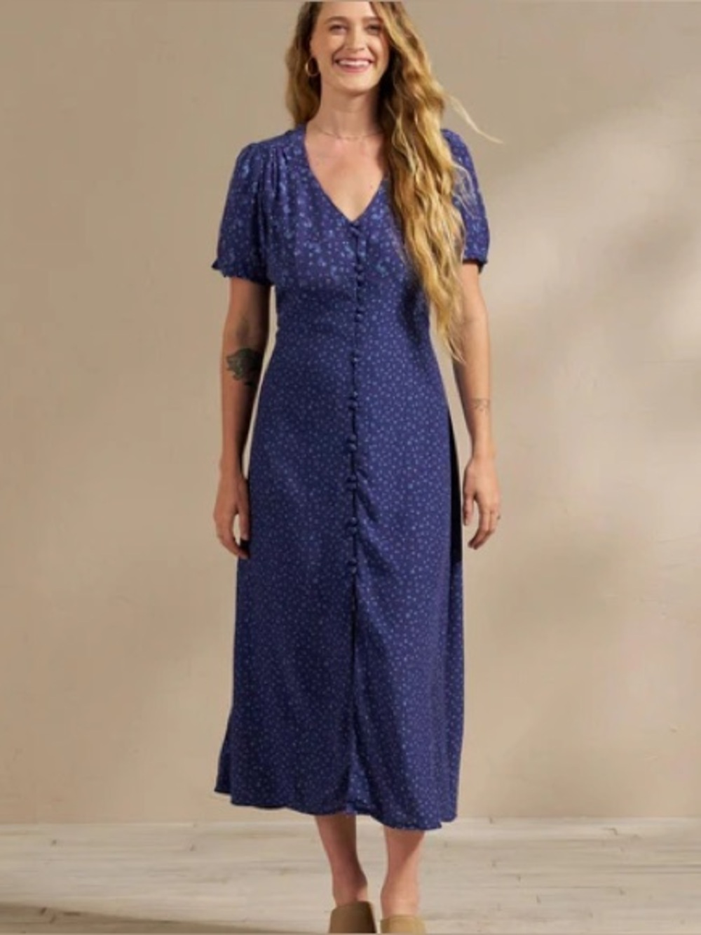 Blue Button-Front Midi Dress - Picture 2 of 8